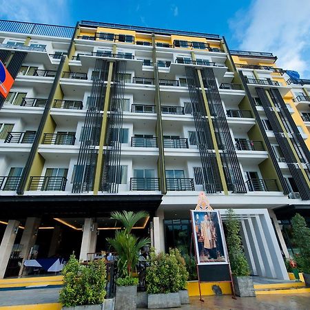 Blue Sky Patong Hotel Exterior foto