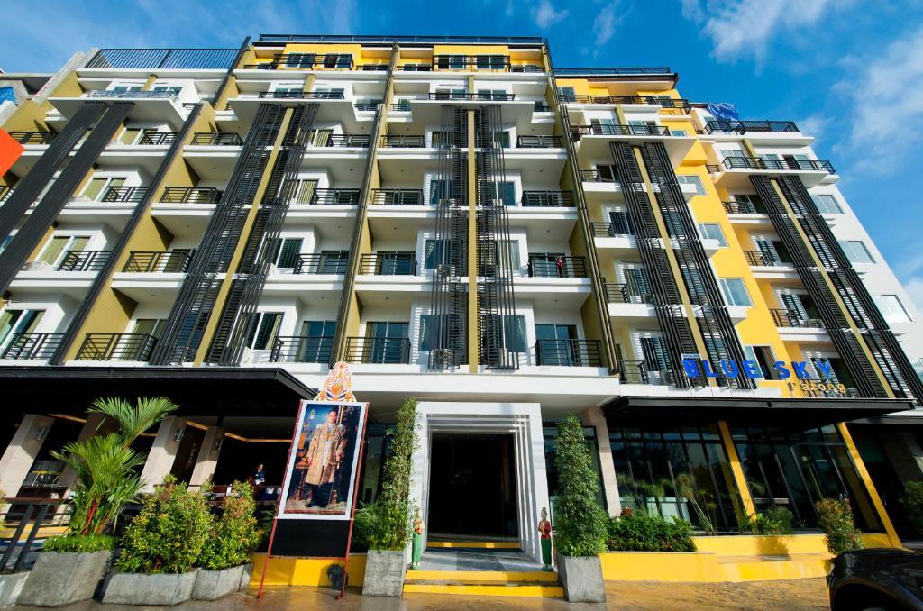 Blue Sky Patong Hotel Exterior foto