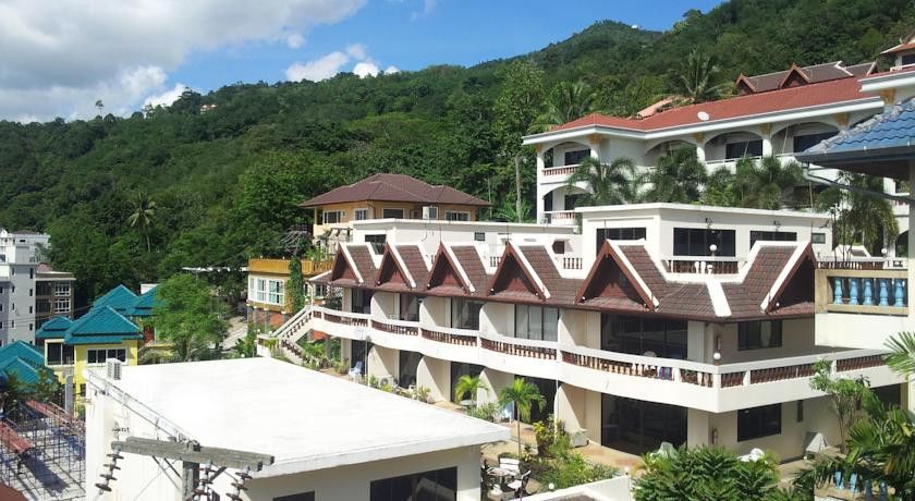 Blue Sky Patong Hotel Exterior foto