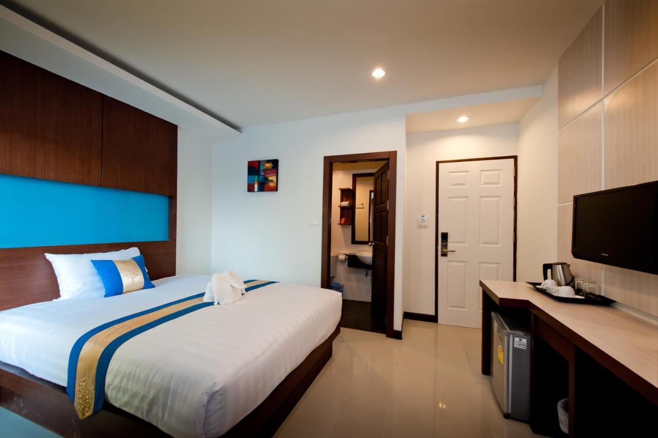 Blue Sky Patong Hotel Exterior foto