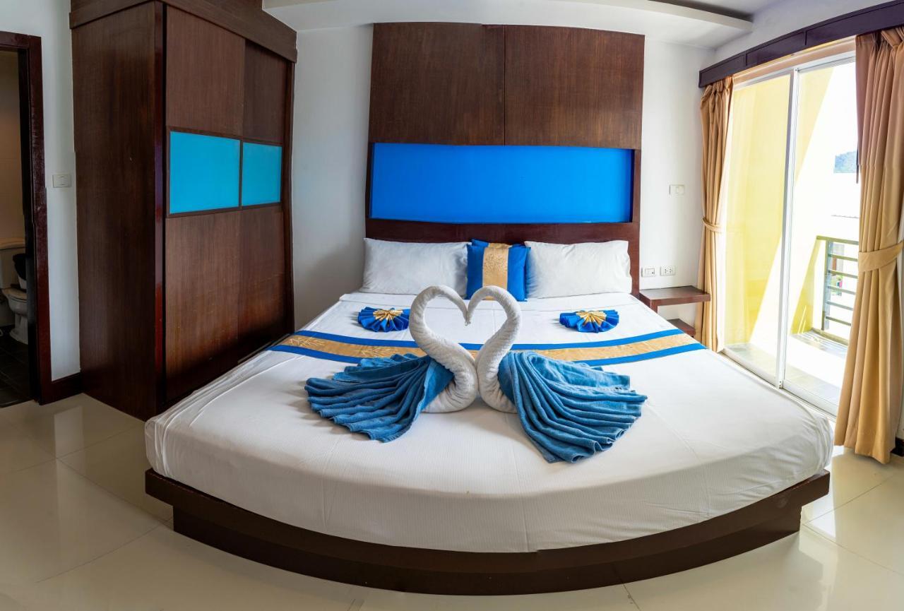 Blue Sky Patong Hotel Exterior foto