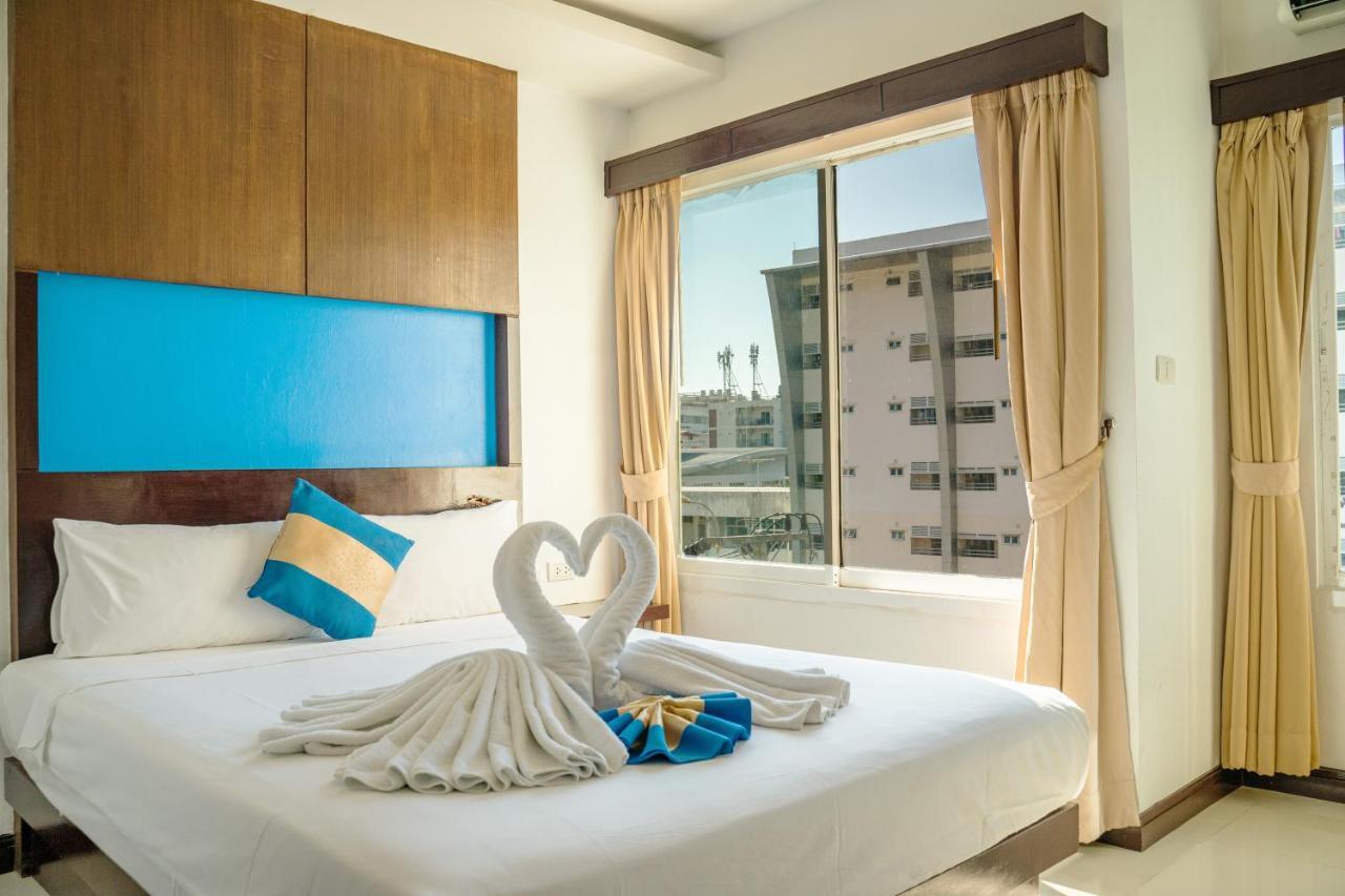 Blue Sky Patong Hotel Exterior foto