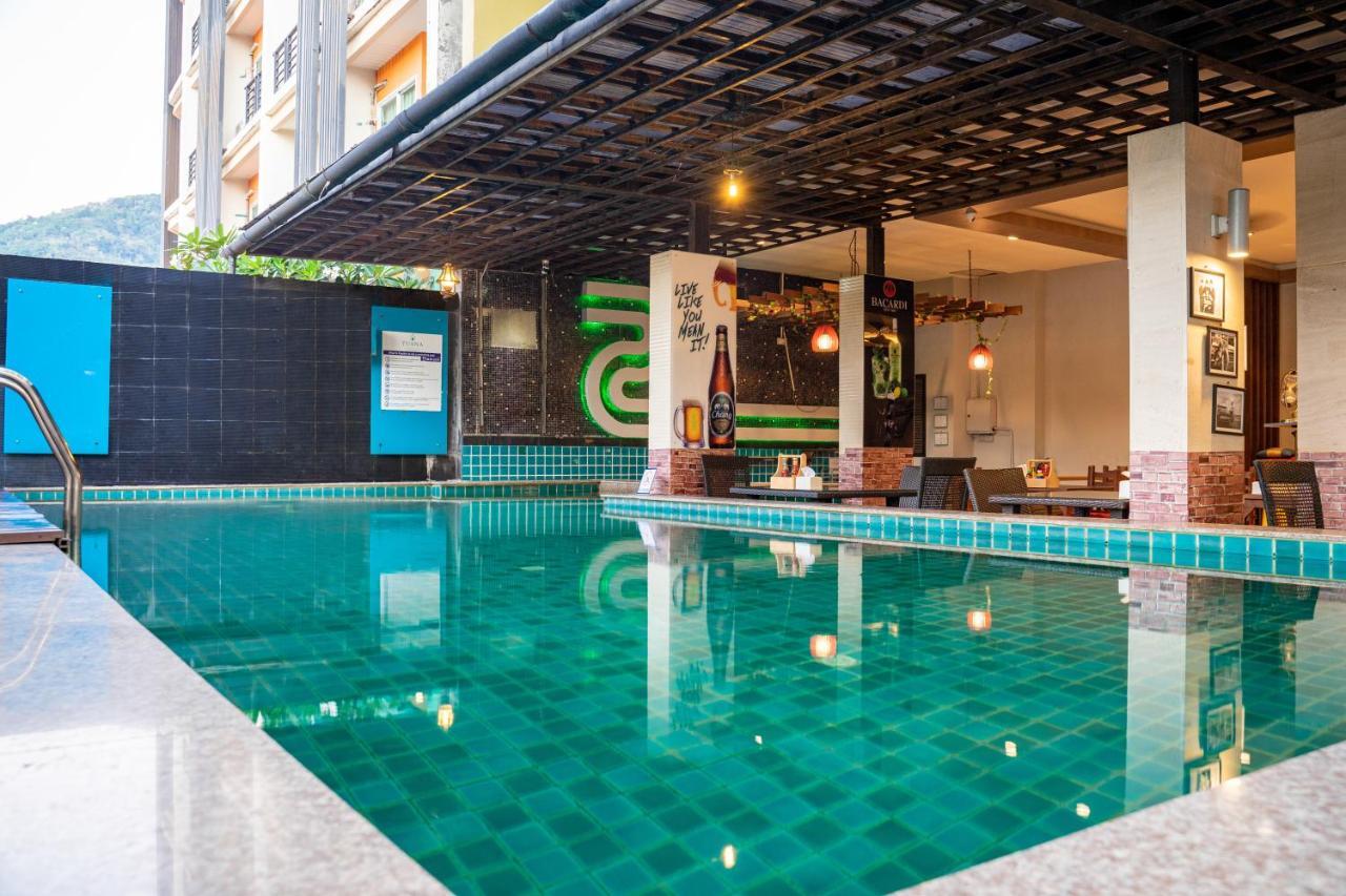 Blue Sky Patong Hotel Exterior foto