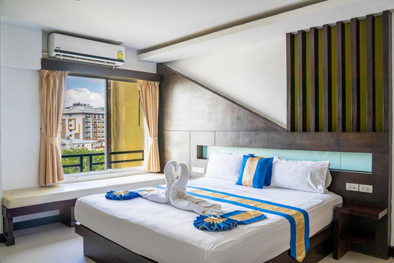 Blue Sky Patong Hotel Exterior foto