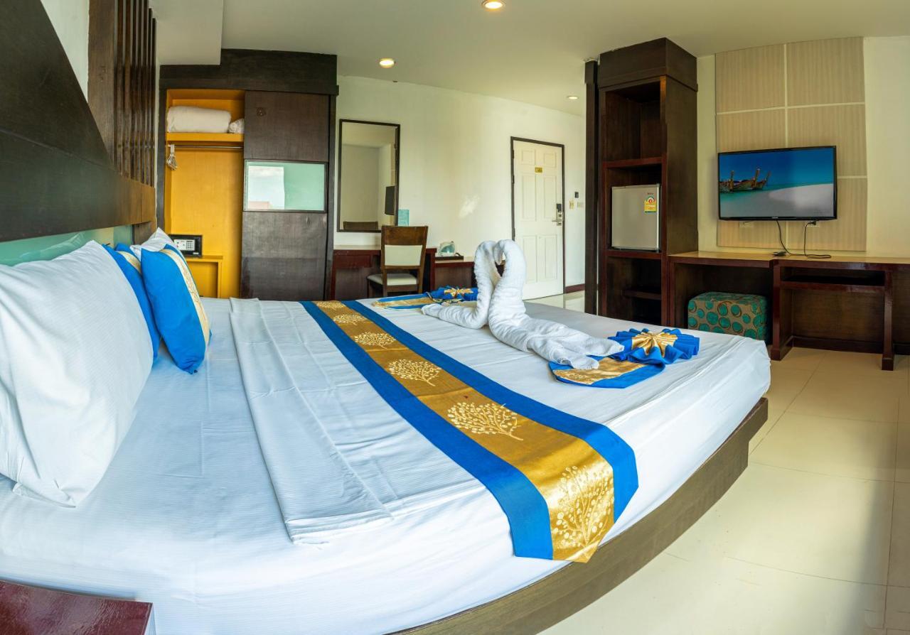 Blue Sky Patong Hotel Exterior foto